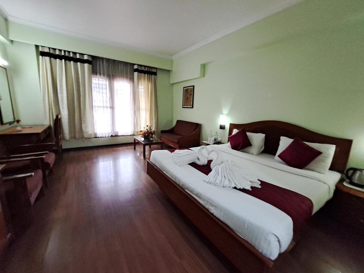 Hotel Preethi Classic Towers Udagamandalam Exterior photo
