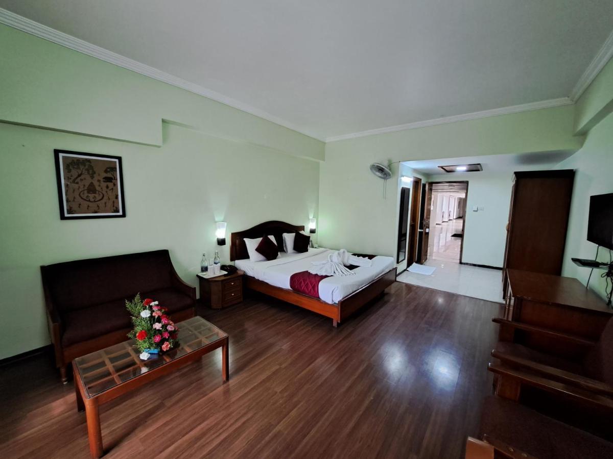 Hotel Preethi Classic Towers Udagamandalam Exterior photo