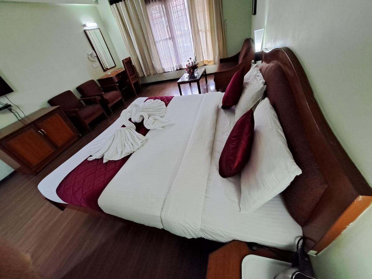 Hotel Preethi Classic Towers Udagamandalam Exterior photo